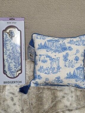 Bridgerton Blue White Toile (1) Book Strap & Garden Tassel (1) Throw Pillow Set